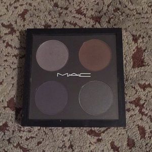 MAC eyeshadow quad
